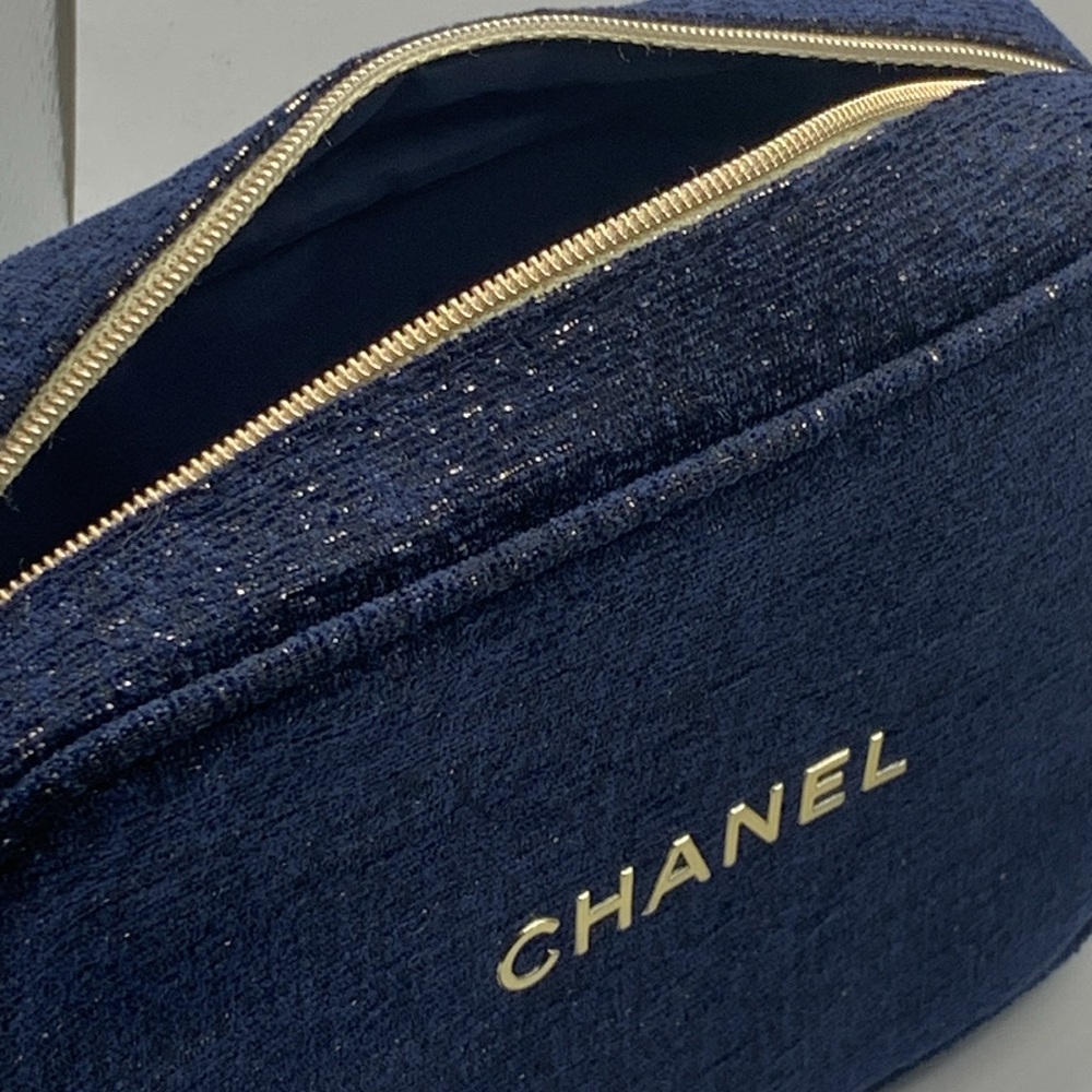 CHANEL cosmetic bag - Picture 6 of 6